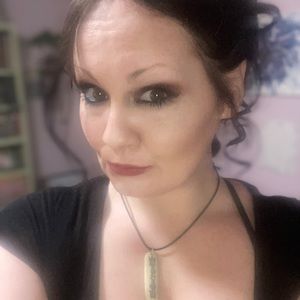 Meet your Posher, Huraina